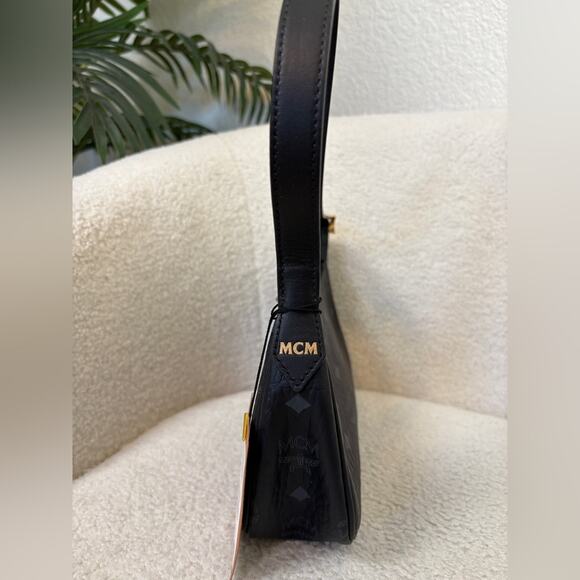 MCM Aren Small Visetos Zip Shoulder Bag - Picture 4 of 7